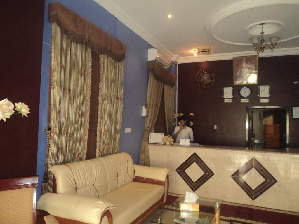 Taj Al Arab Hotel Al Burimi Al Buraimi Esterno foto